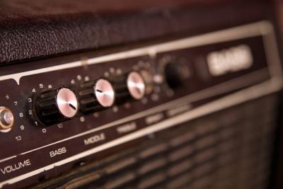 Specifications for a Sony Xplod 1200 Watt 2-Channel Amp