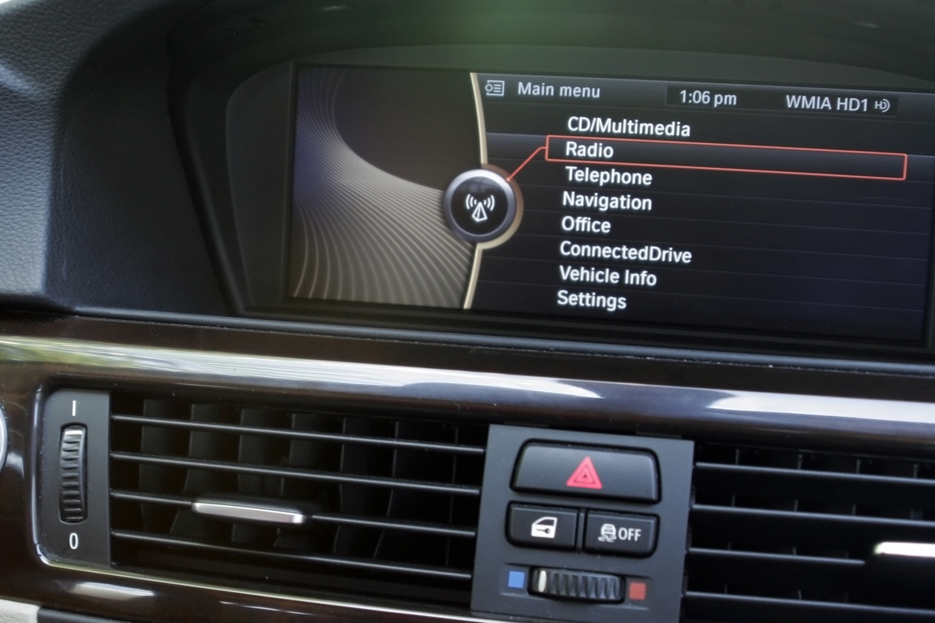How to Unlock a Chevy Radio (with Pictures)