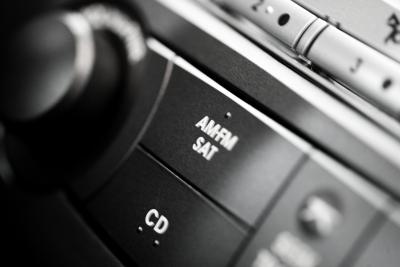 How to Remove a Toyota Stereo From a 2001 Tacoma