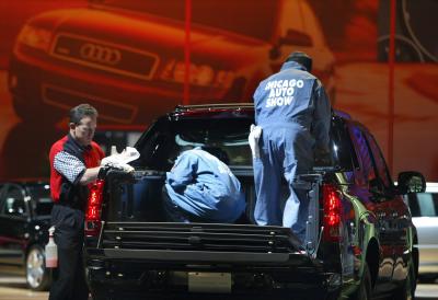 How to Install Subwoofers and Amps in an Escalade EXT