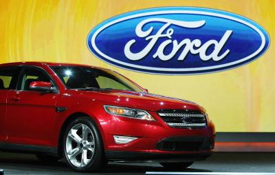 Ford Taurus Radio Amp Removal