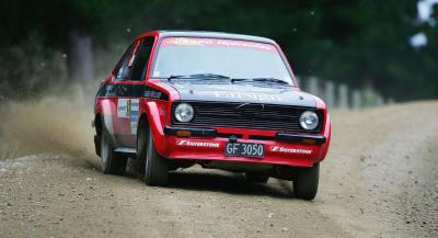 Ford Escort Radio Removal