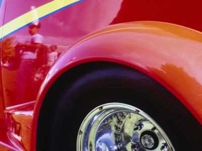 What Compounds to Use to Buff a Car?