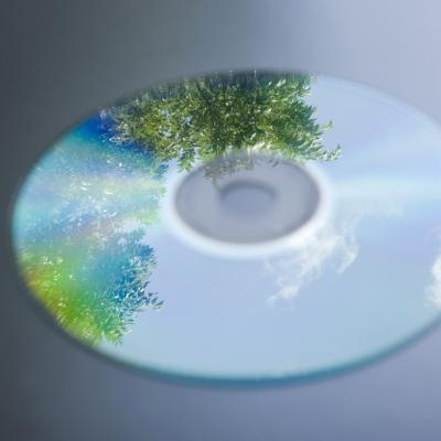 How to Eject a CD in a Ford Expedition When Stuck