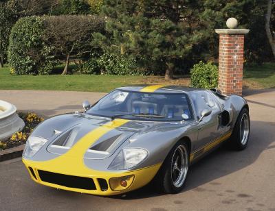 How to Install Vinyl Stripes on a Car