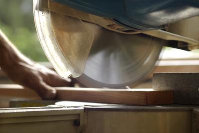 How to Build a Truck Bed Cover Out of Plywood