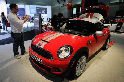 How to Convert a Mini Cooper Into a Mini Cooper S