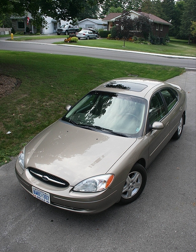 How to Program a Remote for a 2002 Ford Taurus