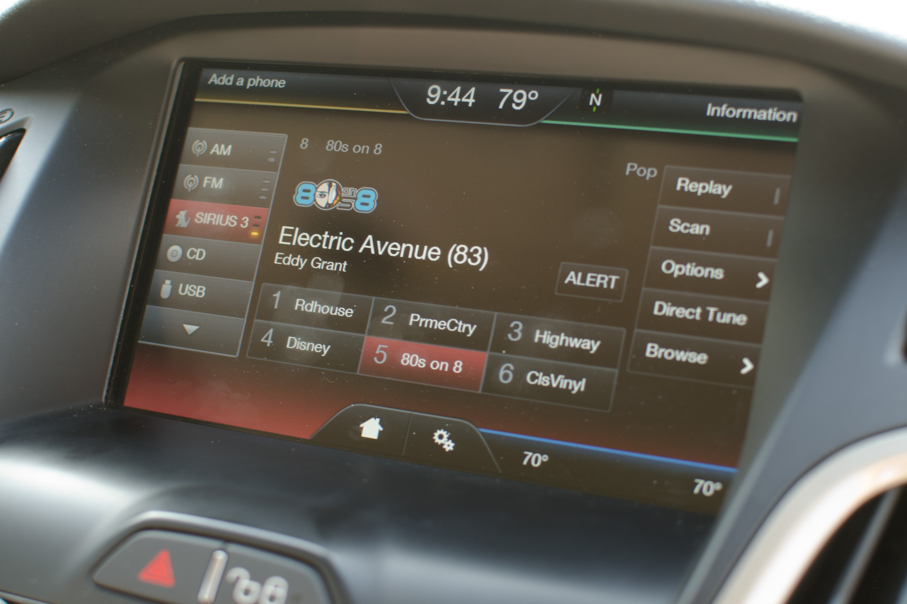 How to Set Up Sync in a Ford (with Pictures)