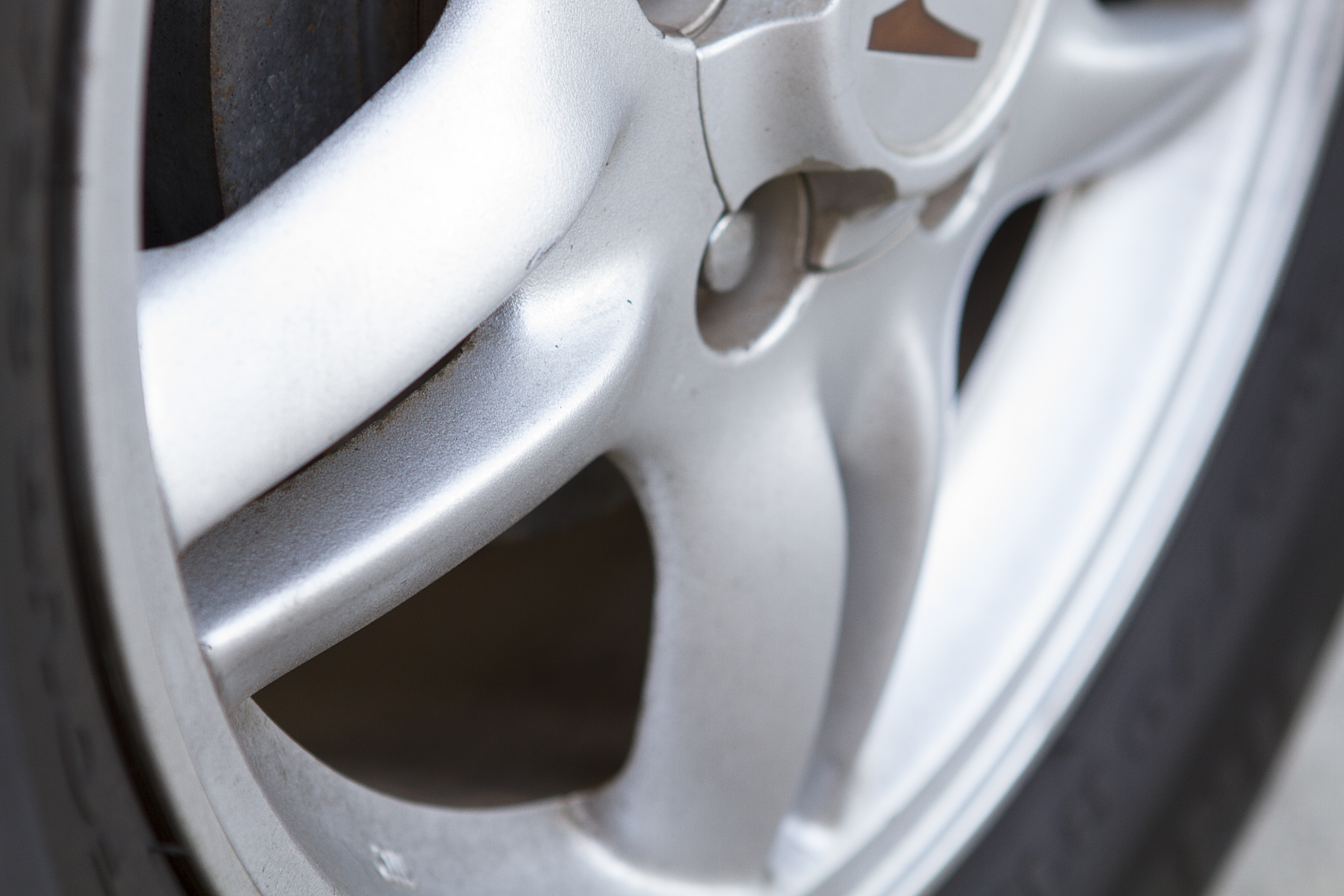 How to Size Tires to Rim Width (with Pictures)