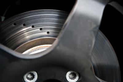 What Is the Cause of Uneven Wear in Brake Pads?