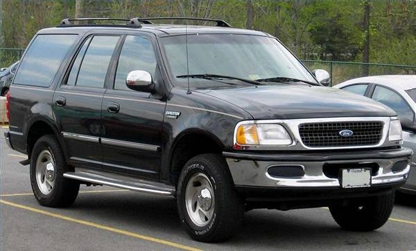How to Change the Rear Brakes on a Ford Expedition