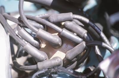 How to Wire an HEI Distributor Cap