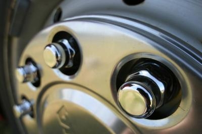 How to Remove Ford Bronco Locking Hubs