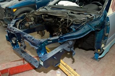 How to Use a Floor Jack on a Hyundai Elantra