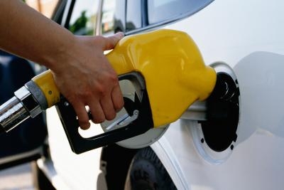 Trouble Filling the Gas Tank in a 2006 Ford Escape