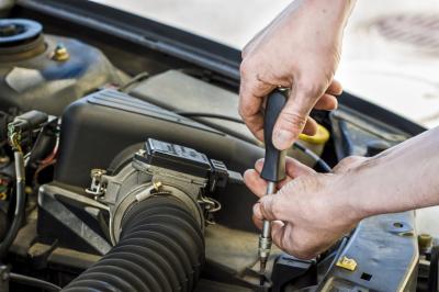 Symptoms of a Car Starter Problem (with Pictures)