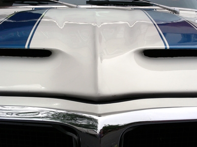 How to Open a Car Hood If the Latch Is Broken