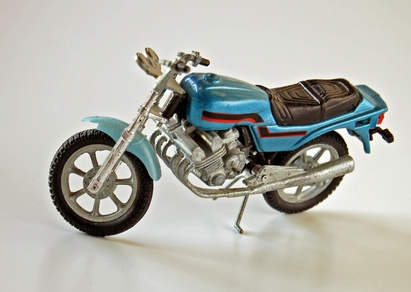 How to Troubleshoot the Charging System in a Honda CB550 Motorcycle