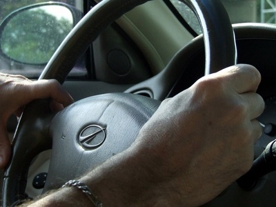 How to Troubleshoot a Car With a Thumping on the Rear Passenger Side
