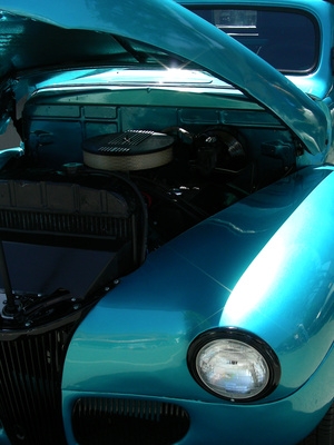 How to Use Engine Dye to Find Oil Leaks