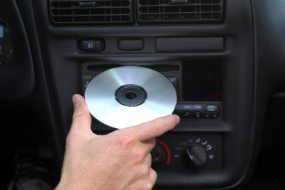 How to Troubleshoot a Honda CD Player Problem