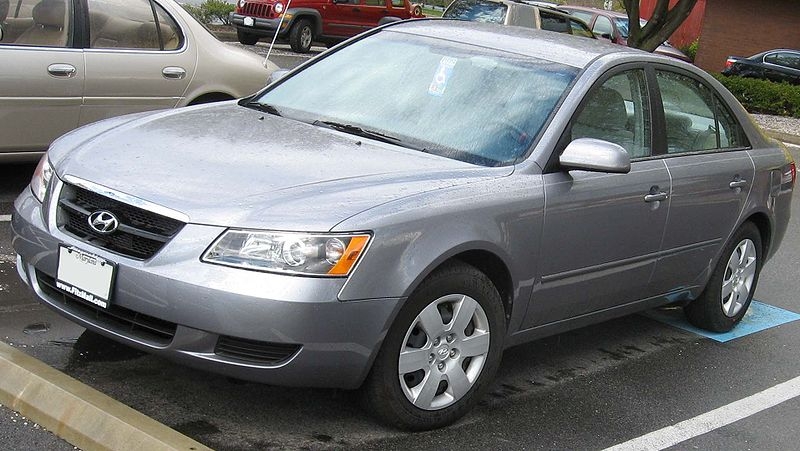 How to Troubleshoot a Headlight Problem in a 2006 Hyundai Sonata