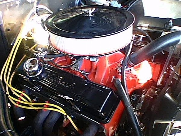 How to Determine if an Oil Leak From a Car is From the Valve Cover Gasket