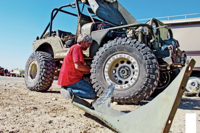 Jeep M38A1 Poison Spyder Fender Installation - Old Jeep Upgrade