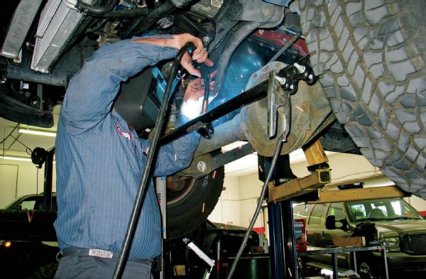Welding Ram Mounts In Place Photo 91057943