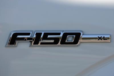 How to Change the PCV Valve on a 2004 Ford F150 5.4L