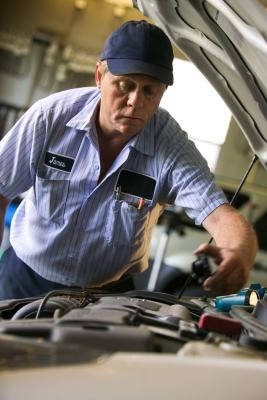 How to Remove the Power Steering Unit in a 2002 Pontiac