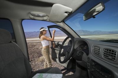 How to Fix a Nissan Murano Sun Visor That Won't Stay Up