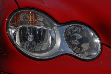 How to Change Headlamp Bulbs on a Nissan Primera