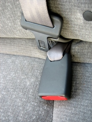 How to Replace the Seat Belt on a Volkswagen Golf