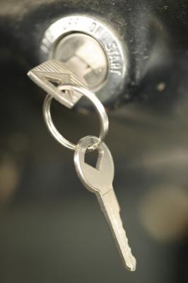 How to Remove a 1987 Chevrolet Pickup Ignition Switch