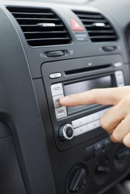 How to Reset Factory Installed Sirius Radio Tuner in a 2006 Dodge
