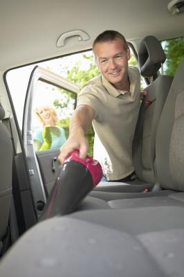 How to Remove the Seat on a Honda Accord