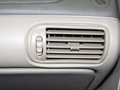 How to Replace the Blower Motor Resistor on a 2001 Pontiac Grand Prix