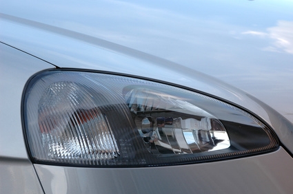 How to Adjust the Headlights on a 2001 Honda Accord