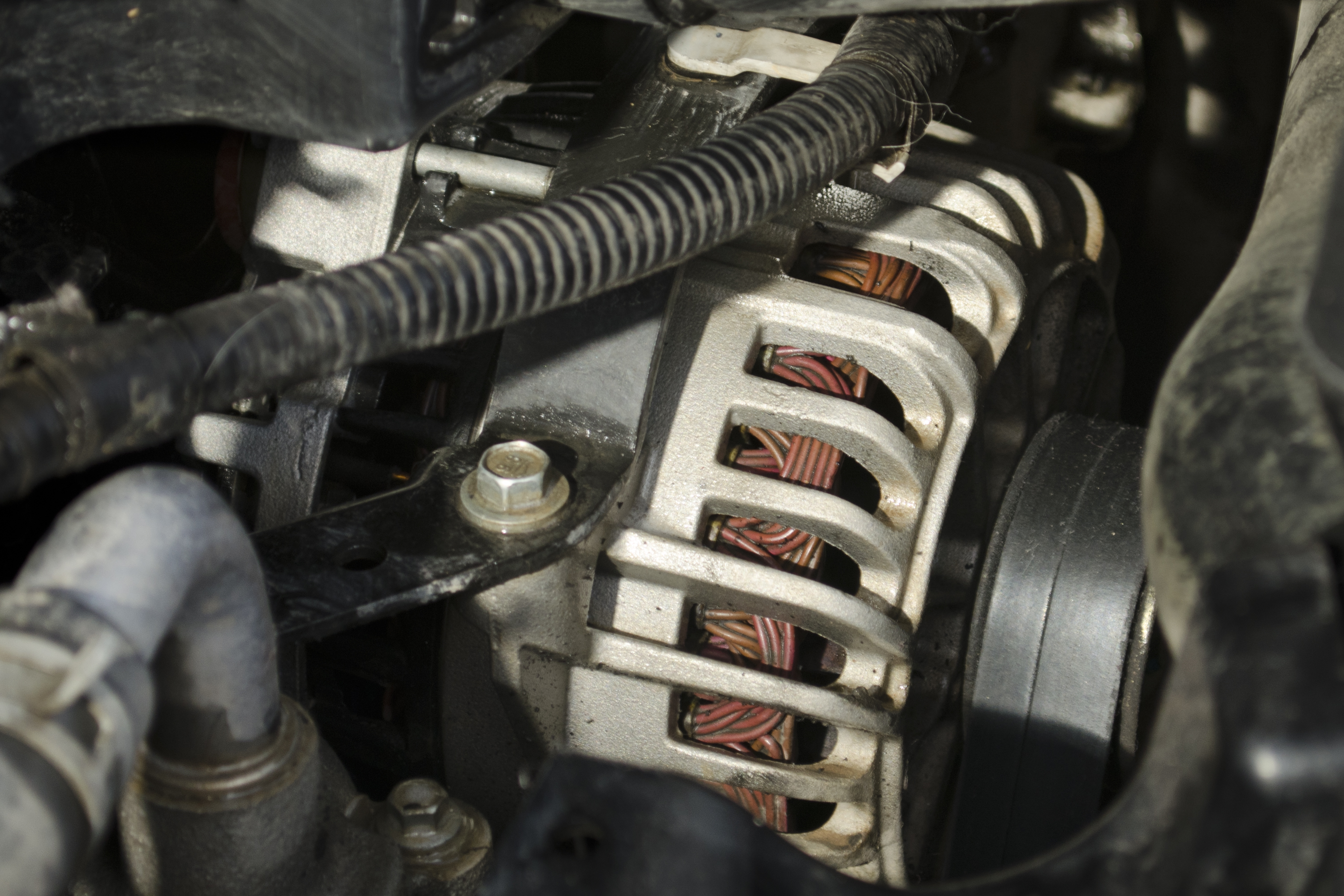 How to Troubleshoot a Ford F150 Alternator (with Pictures)
