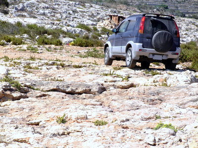 How to Change the Water Pump on a 1998 Jeep Grand Cherokee