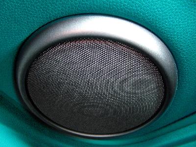 How to Install Speakers in a Pontiac Grand Prix