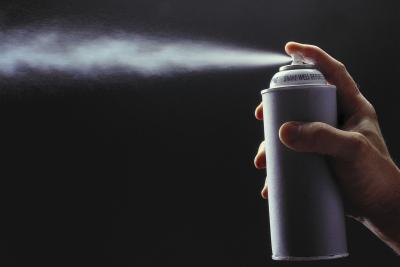 How to Spray a Car With Undercoat Oil