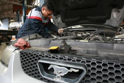 How to Change an Air-Conditioning Clutch on a Ford Mustang