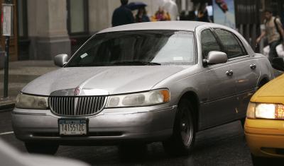 How to Replace the Rear Main Seal on a Lincoln Town Car