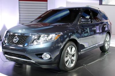 How to Replace the Ignition Lock on a Nissan Pathfinder