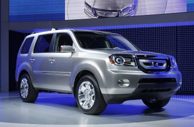 How to Remove a Honda Pilot Tail Light