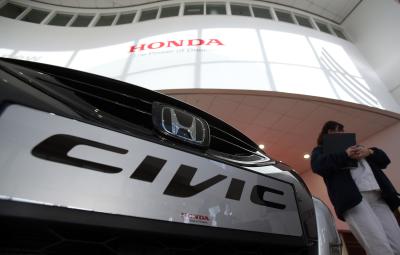 How to Adjust the Transmission Linkage in a Civic