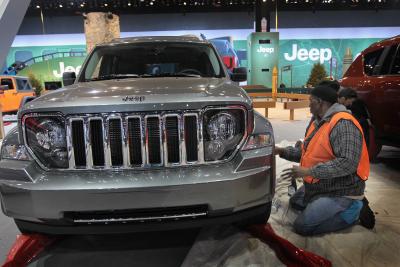 How to Change a Headlight in a Jeep Liberty